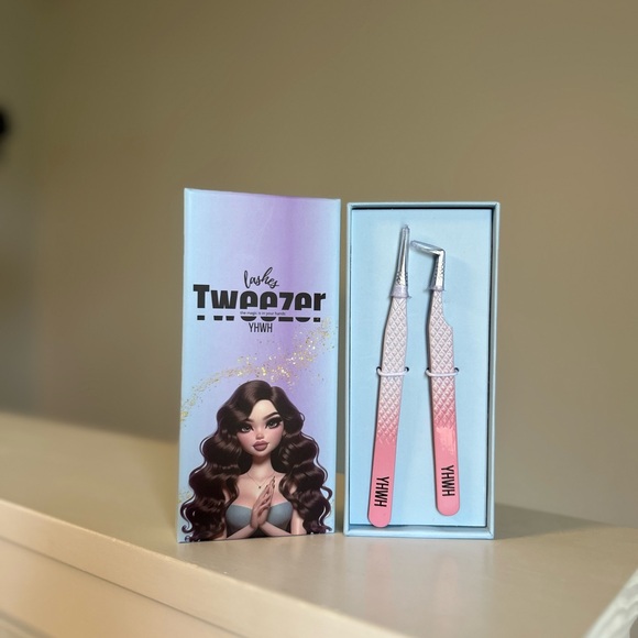 YMMY Pink and Silver Tweezers - Picture 1 of 2